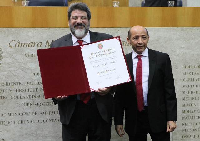 Mário César Cortella recebe o Título de Cidadão Paulistano das mãos do vereadopr Aldfredinbho