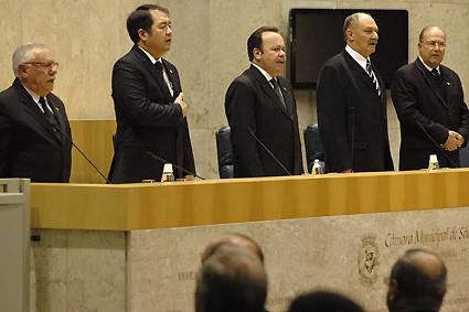 Sessão Solene homenageia maçons