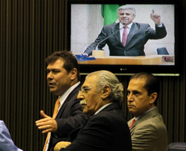 PLENARIO-02-12-2010-RenattodSousa-_044-72-NOTICIA