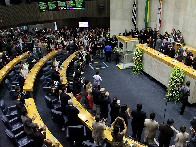 POSSE-PREFEITO-VEREADORES-112013-RttodSousa__0408-TV-MINUTO