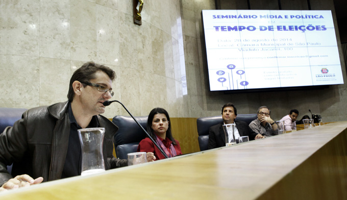 SEMINARIO_MIDIA_E_POLITICA_EM_TEMPO_DE_ELEICOES-28-08-2014-ANDRE_BUENO-0343-72ABRE