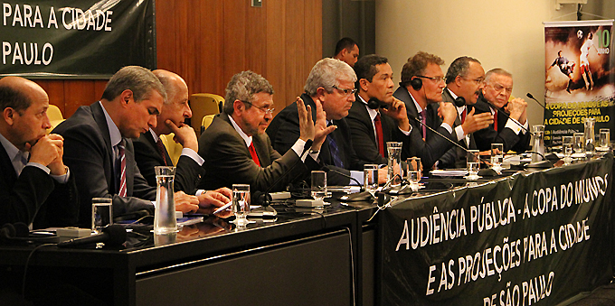 AP-COPA-BLATTER-1062013-Rtto_0349-72-ABRE