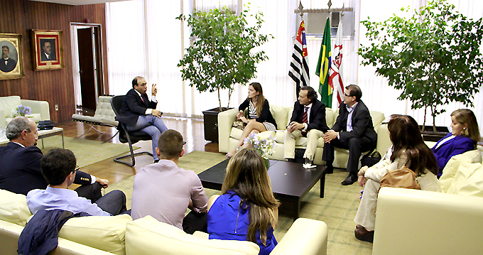 DELEGACAO-PORTUGUESA-VISITA-8112012-Rtto__2558_2-72-ABRE