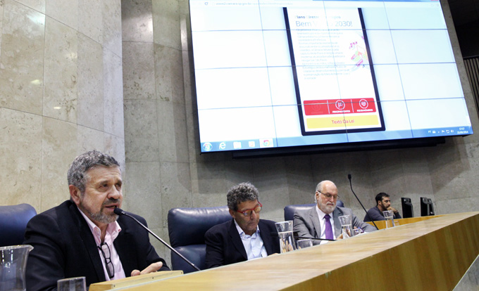 PARLAMENTO_ABERTO-25-09-2014-ANDRE_BUENO-7132-72ABRE