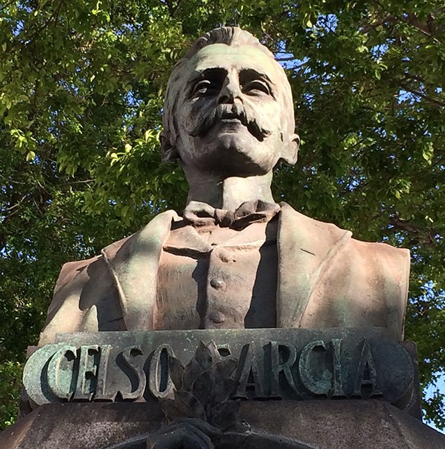 O busto de Celso Garcia